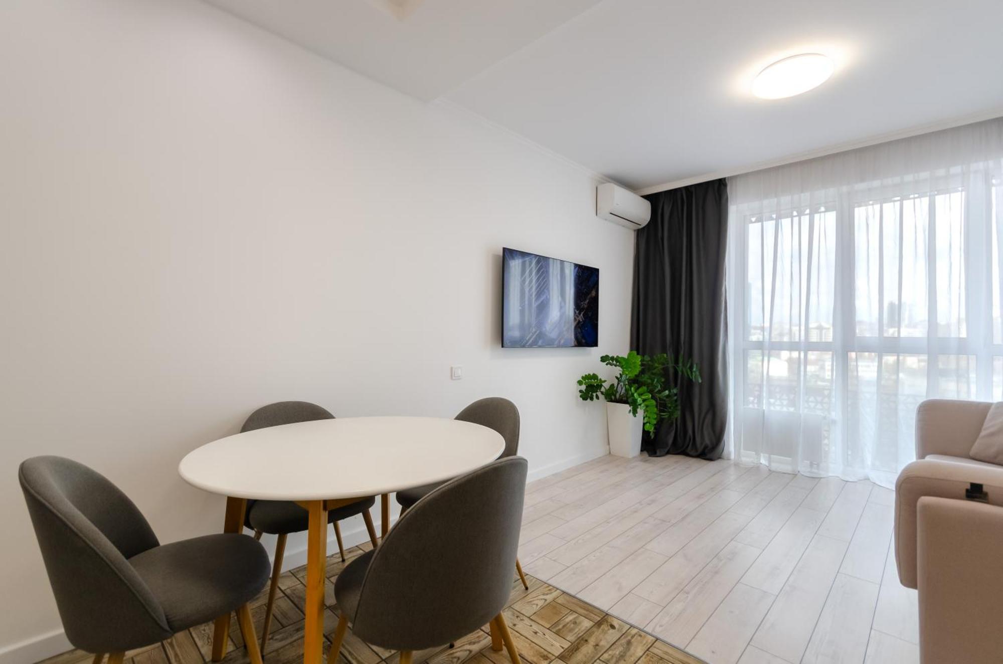 Petrovdom 7-27 In Rc Kvartet Cozy Apartment Nearby With Central Railway Station Kiev Bagian luar foto